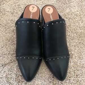Black heeled mules